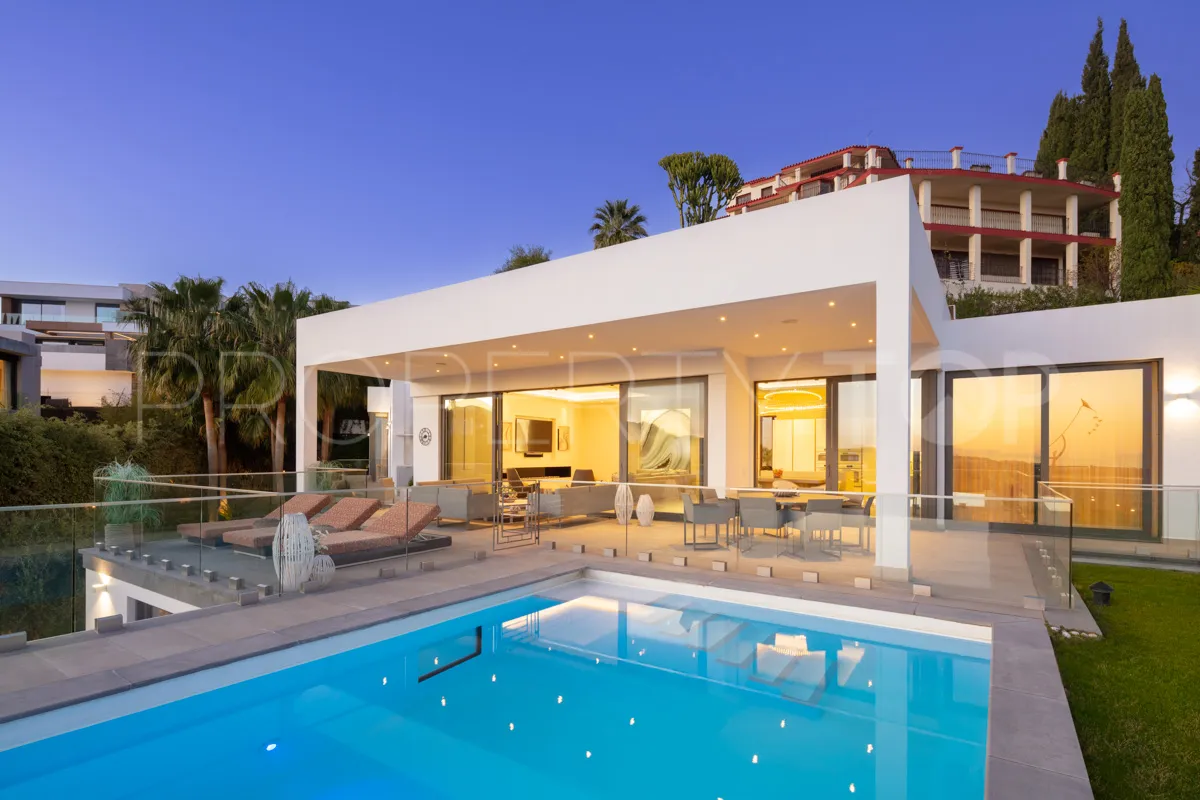 Comprar villa de 7 dormitorios en Benahavis