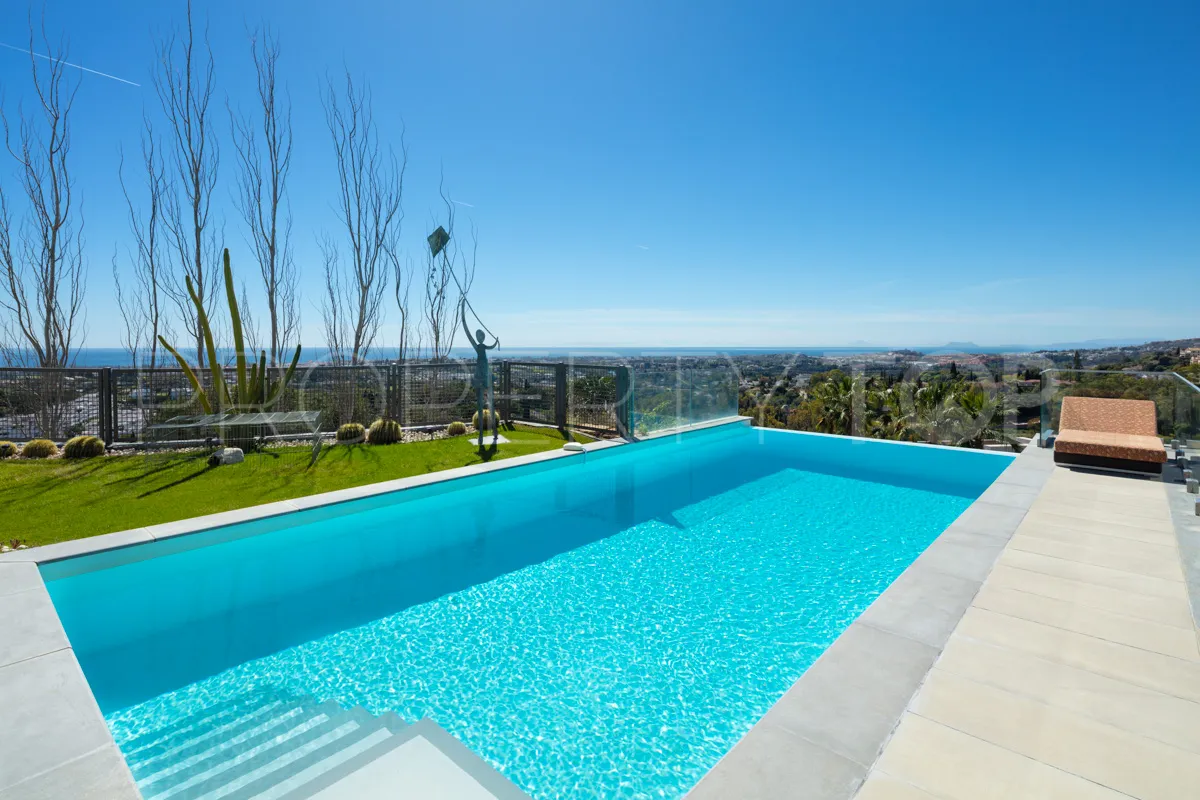 Comprar villa de 7 dormitorios en Benahavis