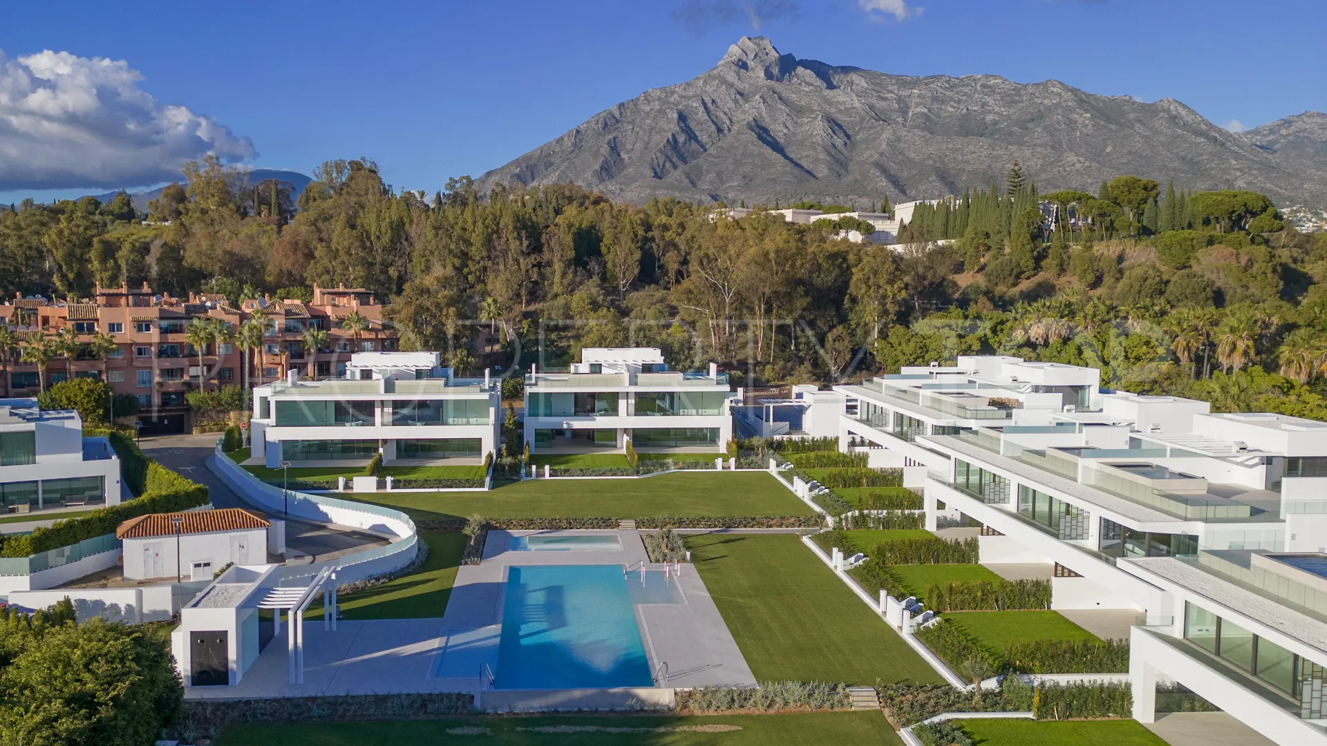 Villa for sale in Marbella Golden Mile