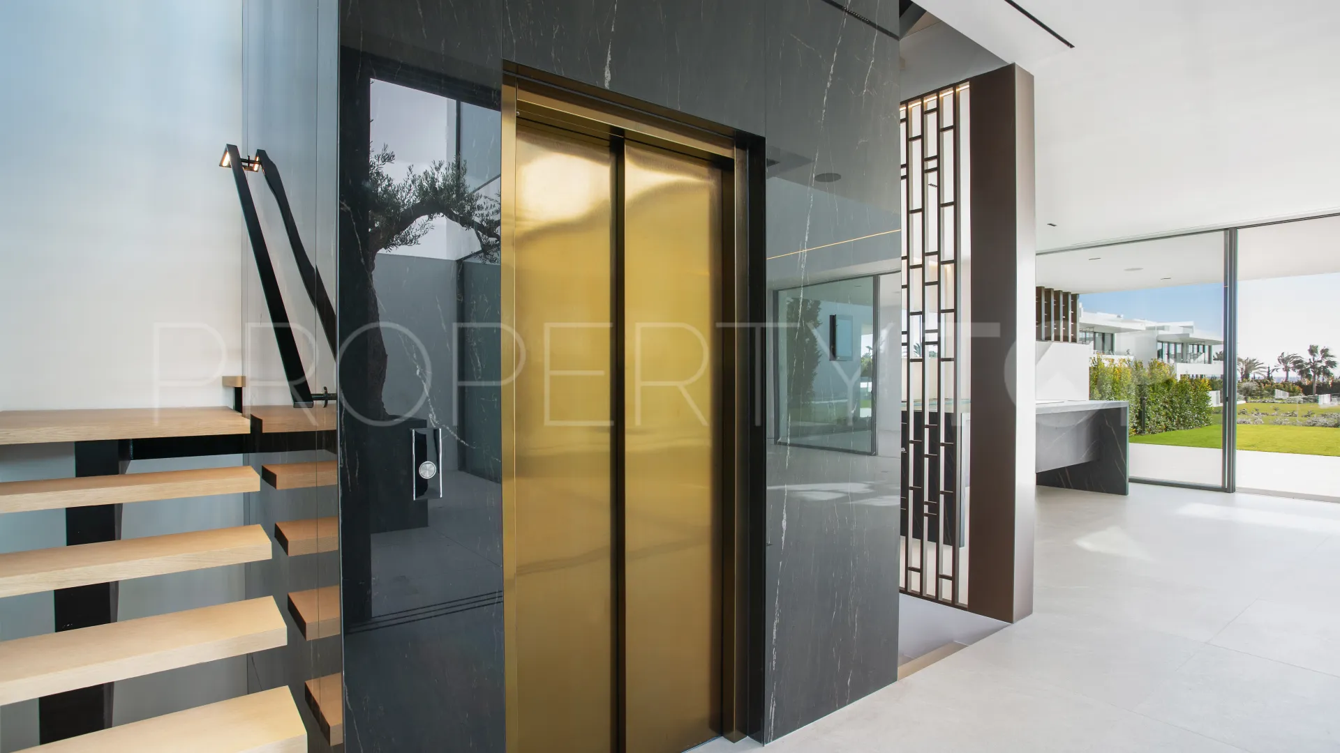 Villa for sale in Marbella Golden Mile
