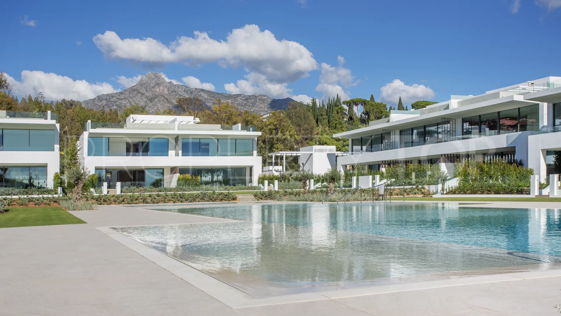 Villa for sale in Marbella Golden Mile