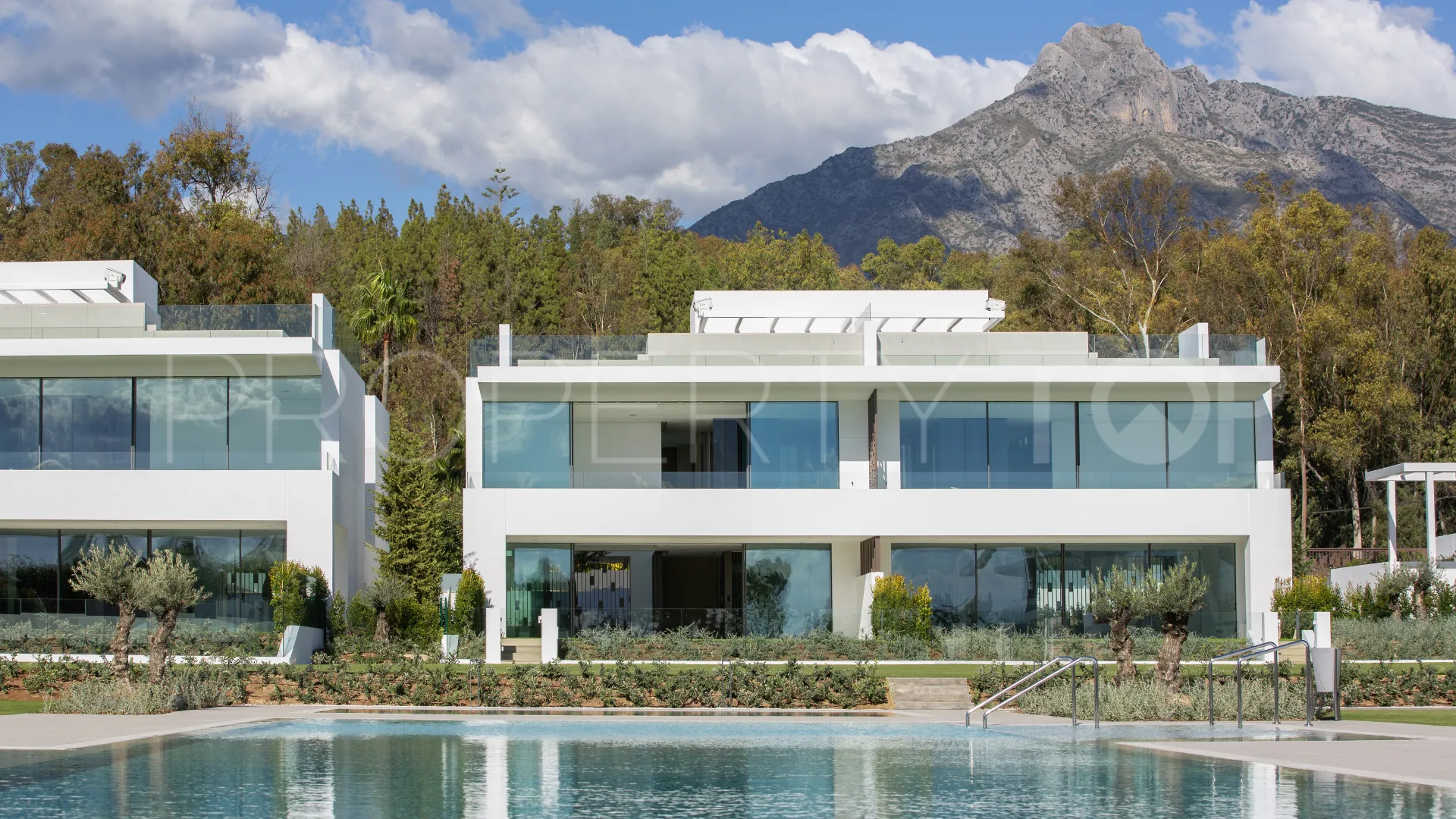 Villa for sale in Marbella Golden Mile