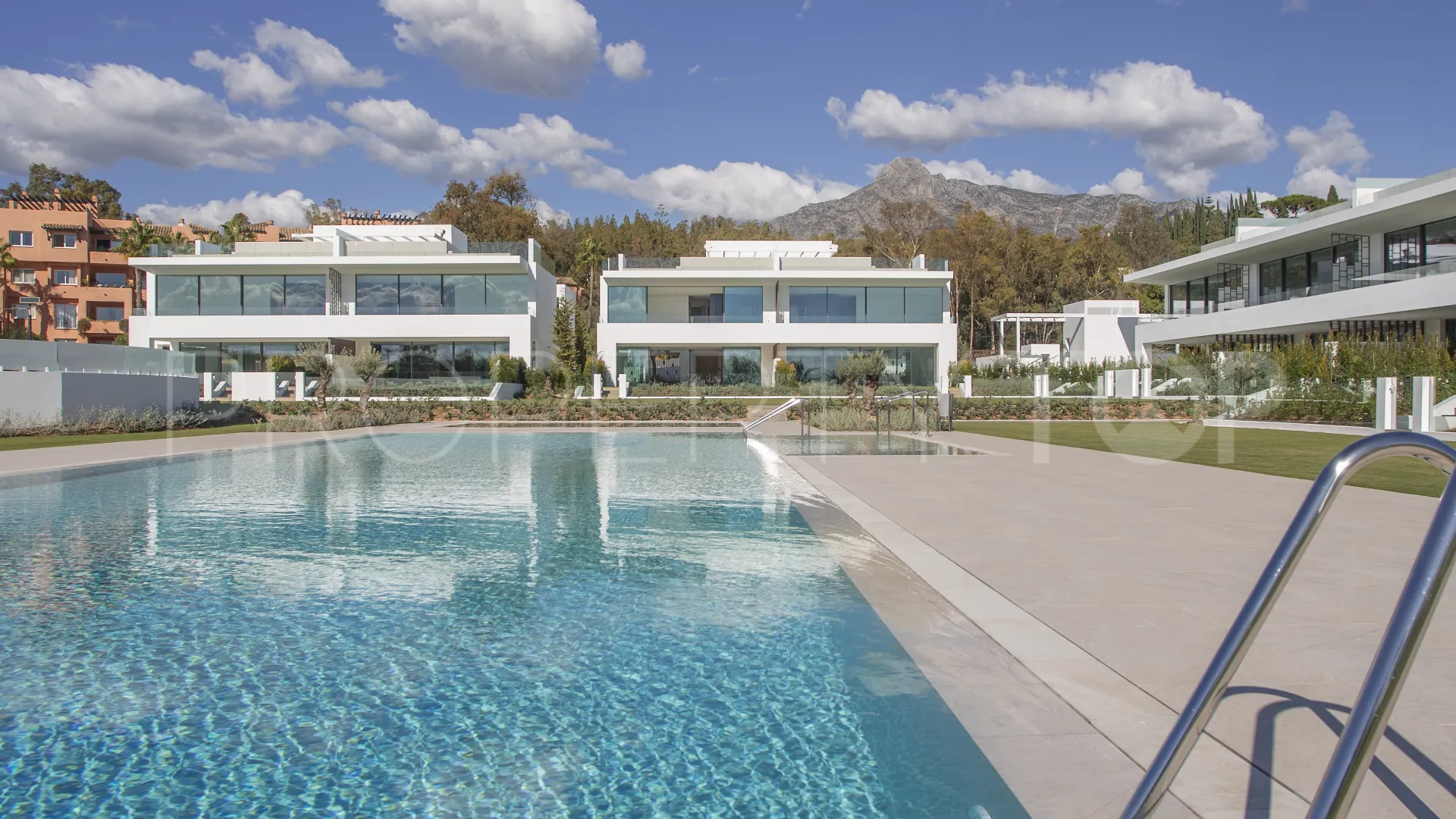 Villa for sale in Marbella Golden Mile
