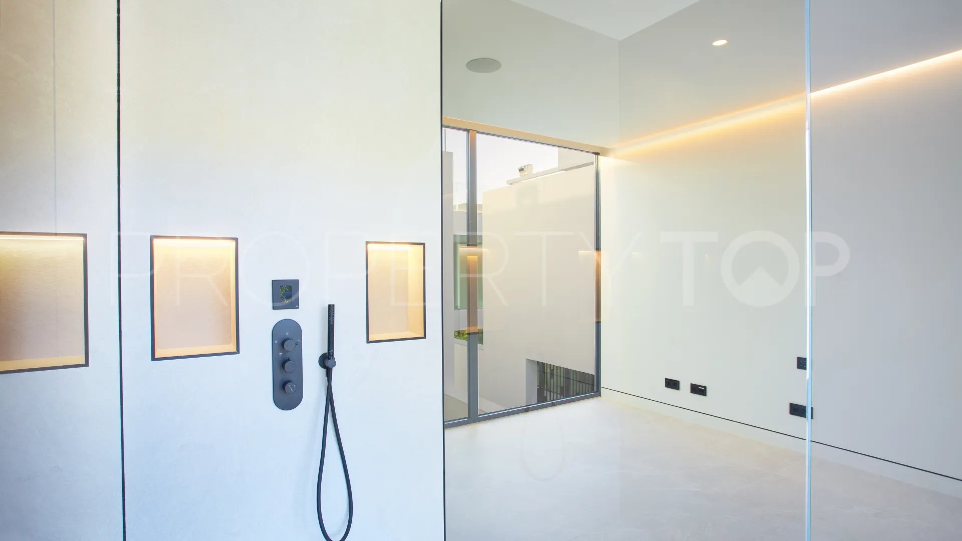 Villa for sale in Marbella Golden Mile