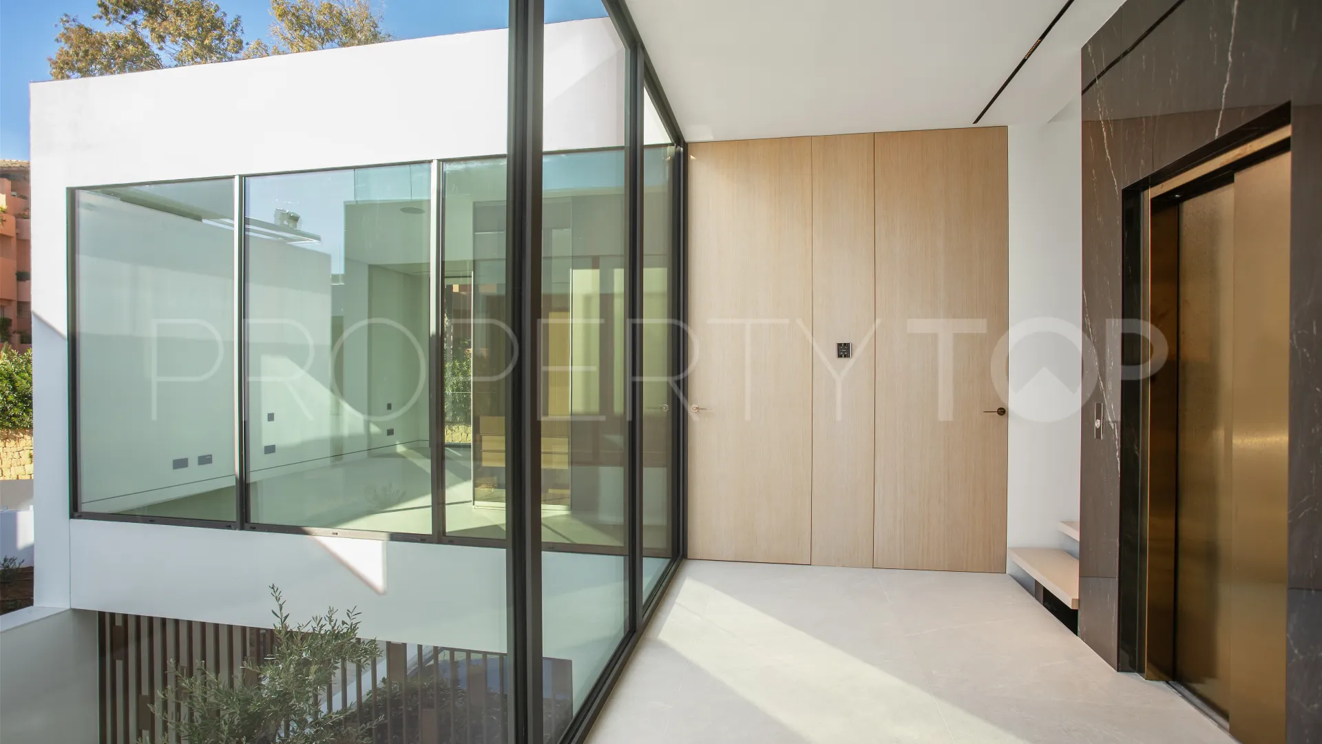 Villa for sale in Marbella Golden Mile