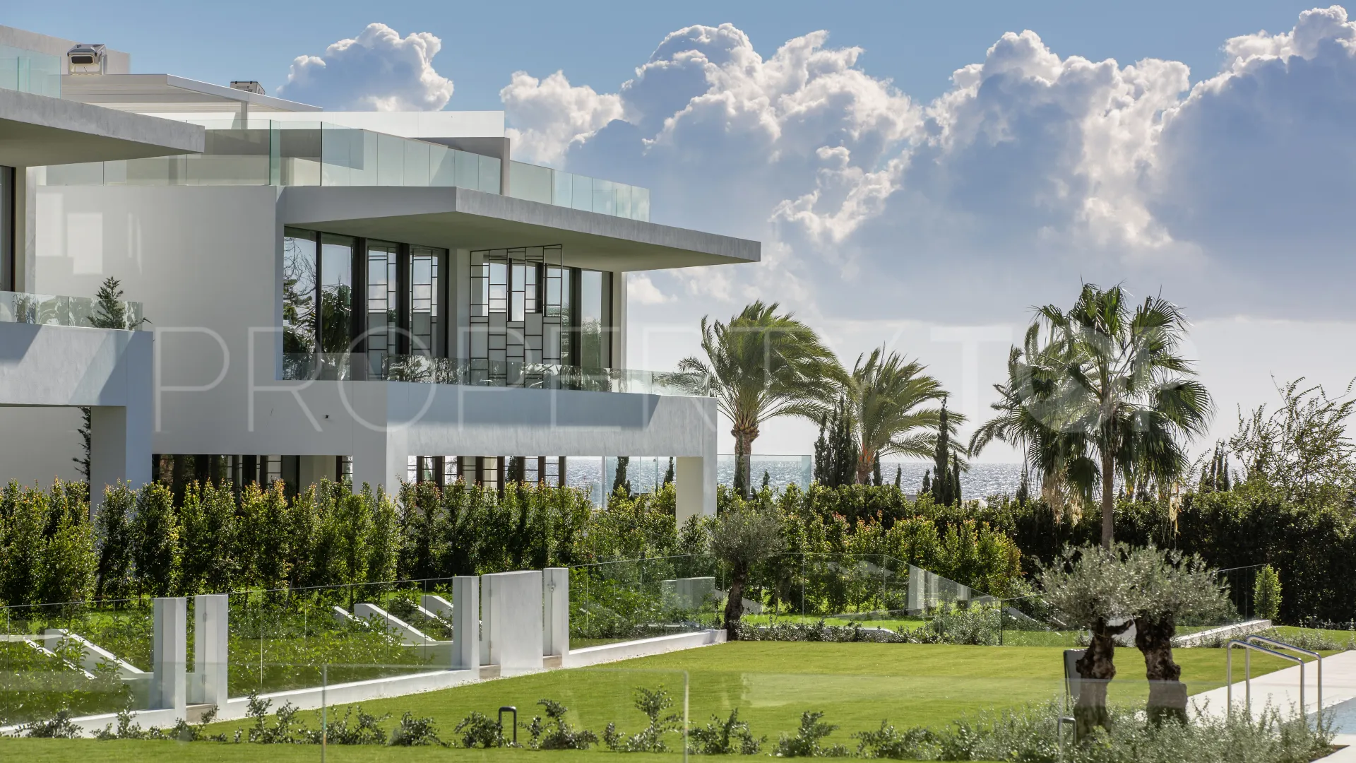 Villa for sale in Marbella Golden Mile