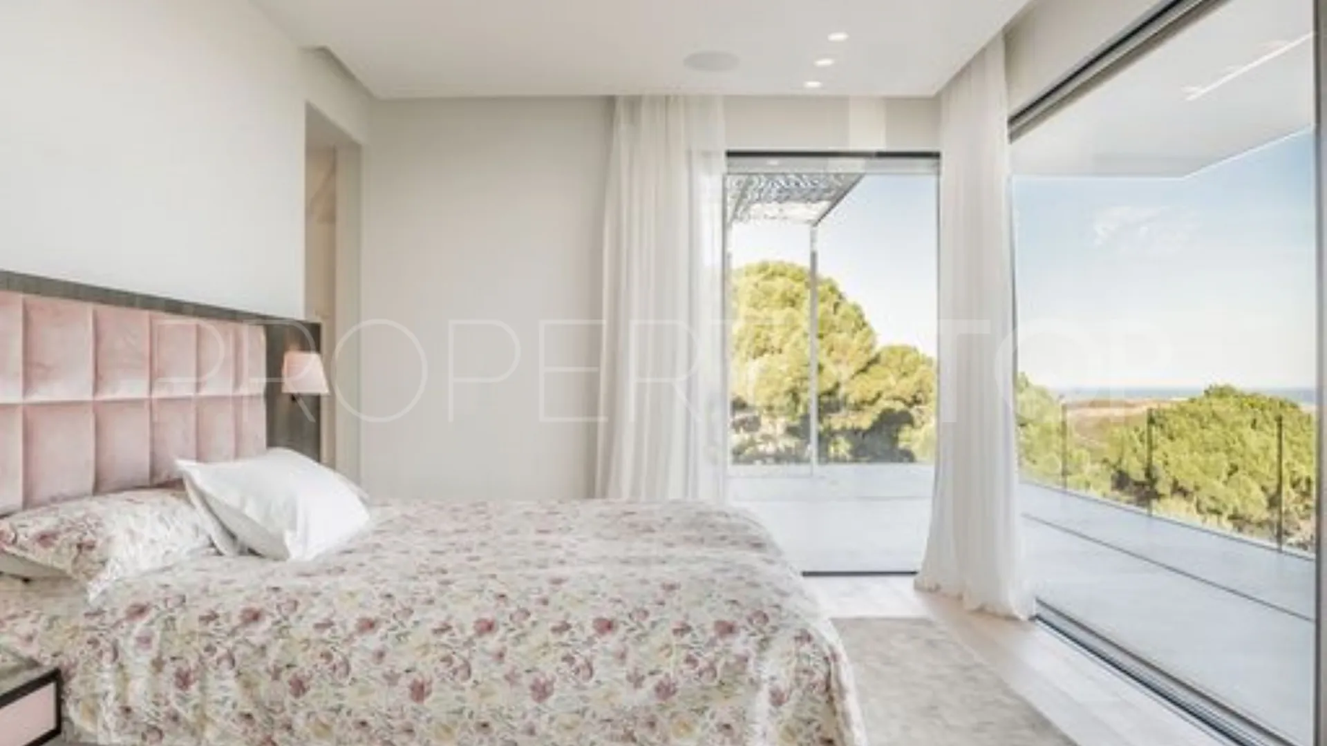 Benahavis 7 bedrooms villa for sale