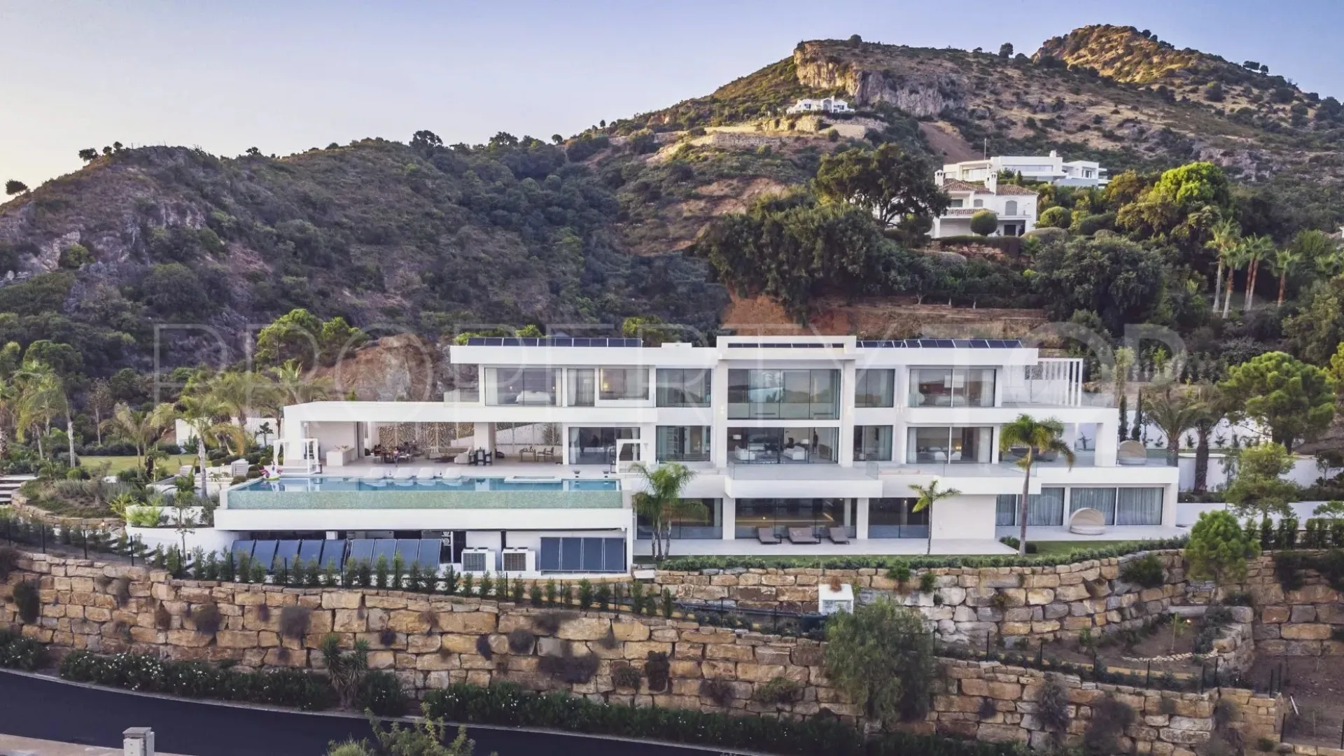 Benahavis 7 bedrooms villa for sale