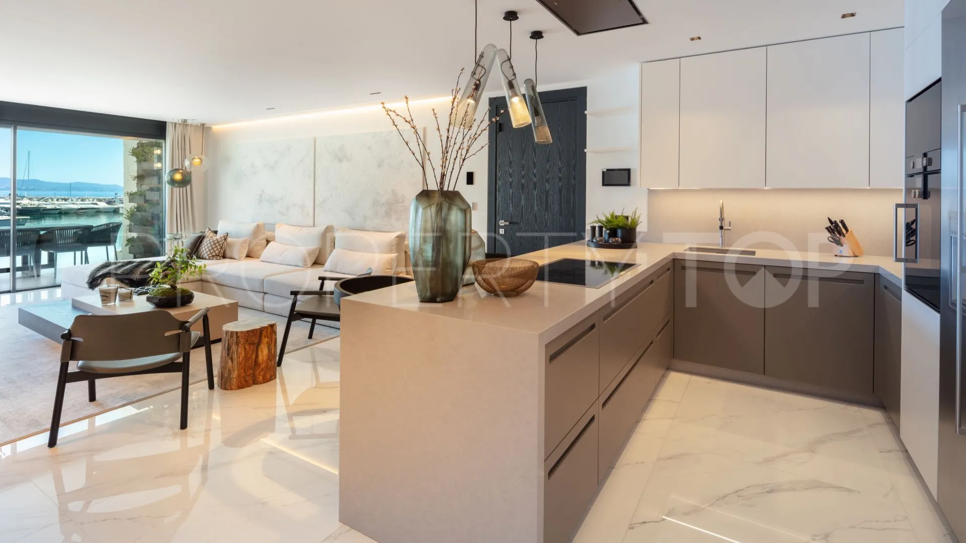 Ático en venta con 3 dormitorios en Marbella - Puerto Banus