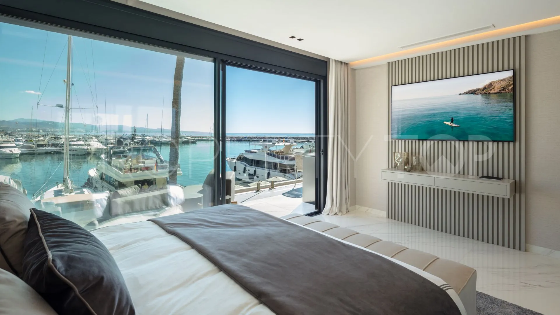Ático en venta con 3 dormitorios en Marbella - Puerto Banus