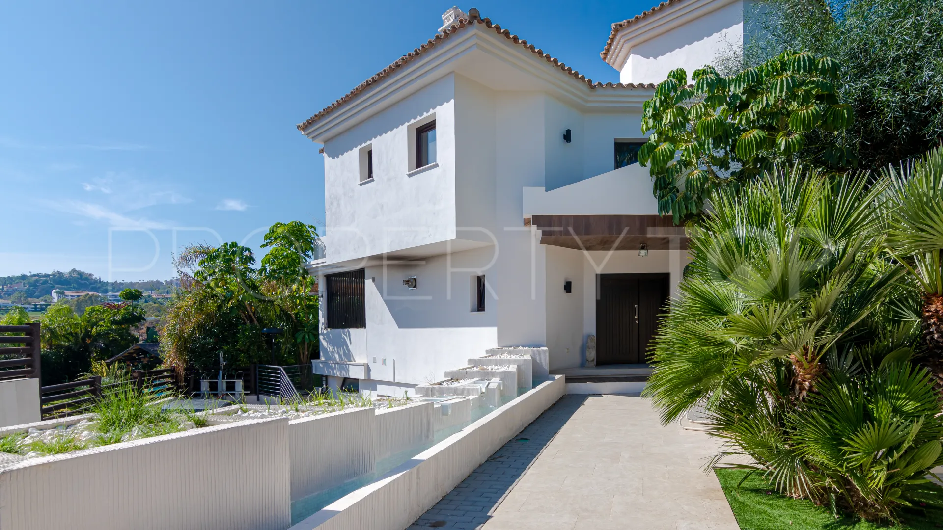 Villa for sale in Marbella City
