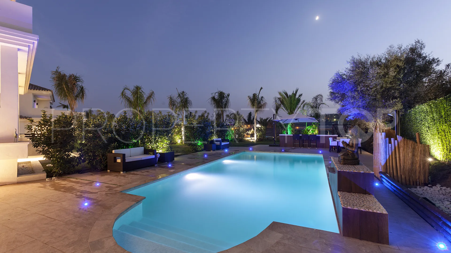 Villa for sale in Marbella City