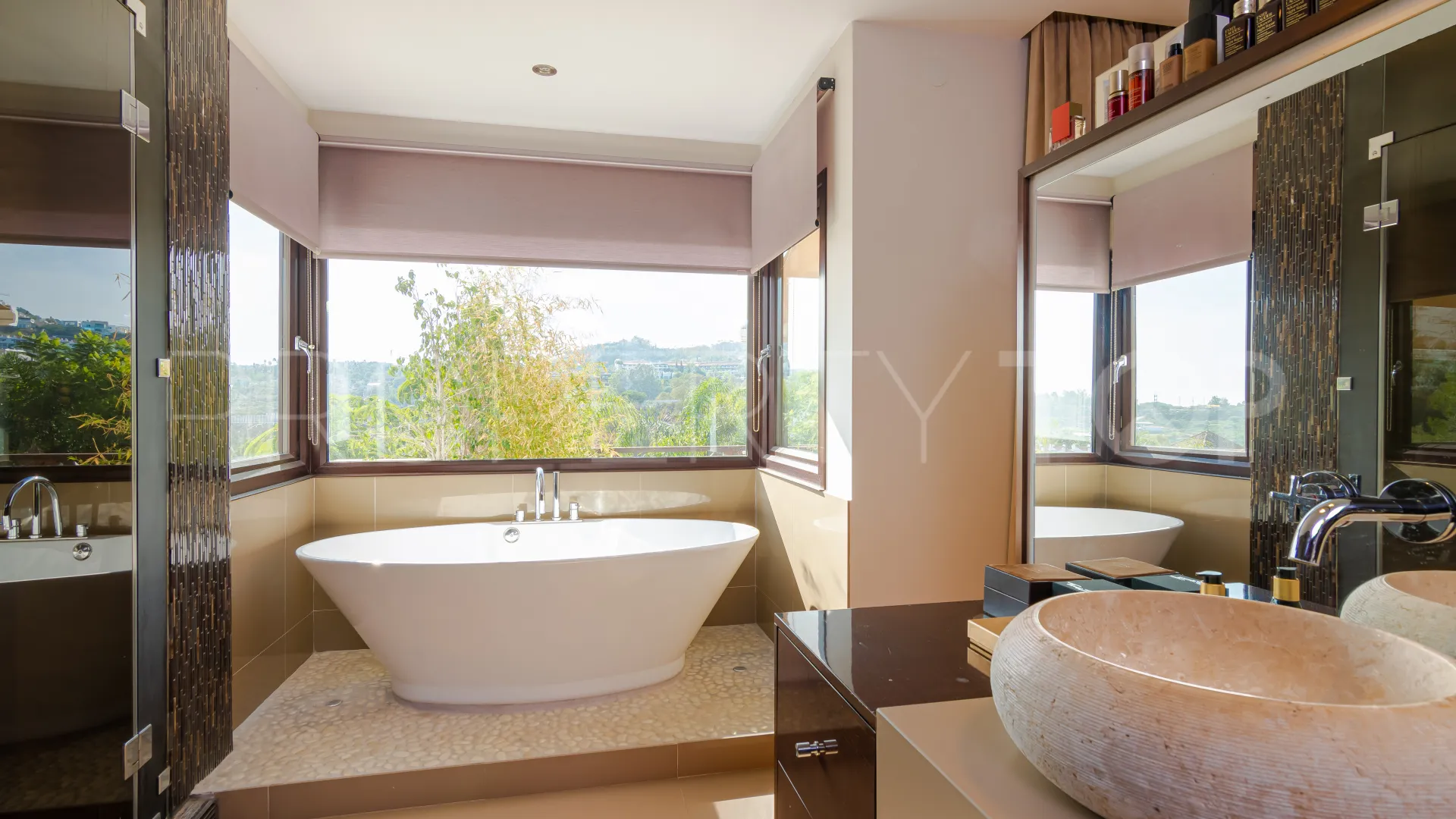Villa for sale in Marbella City