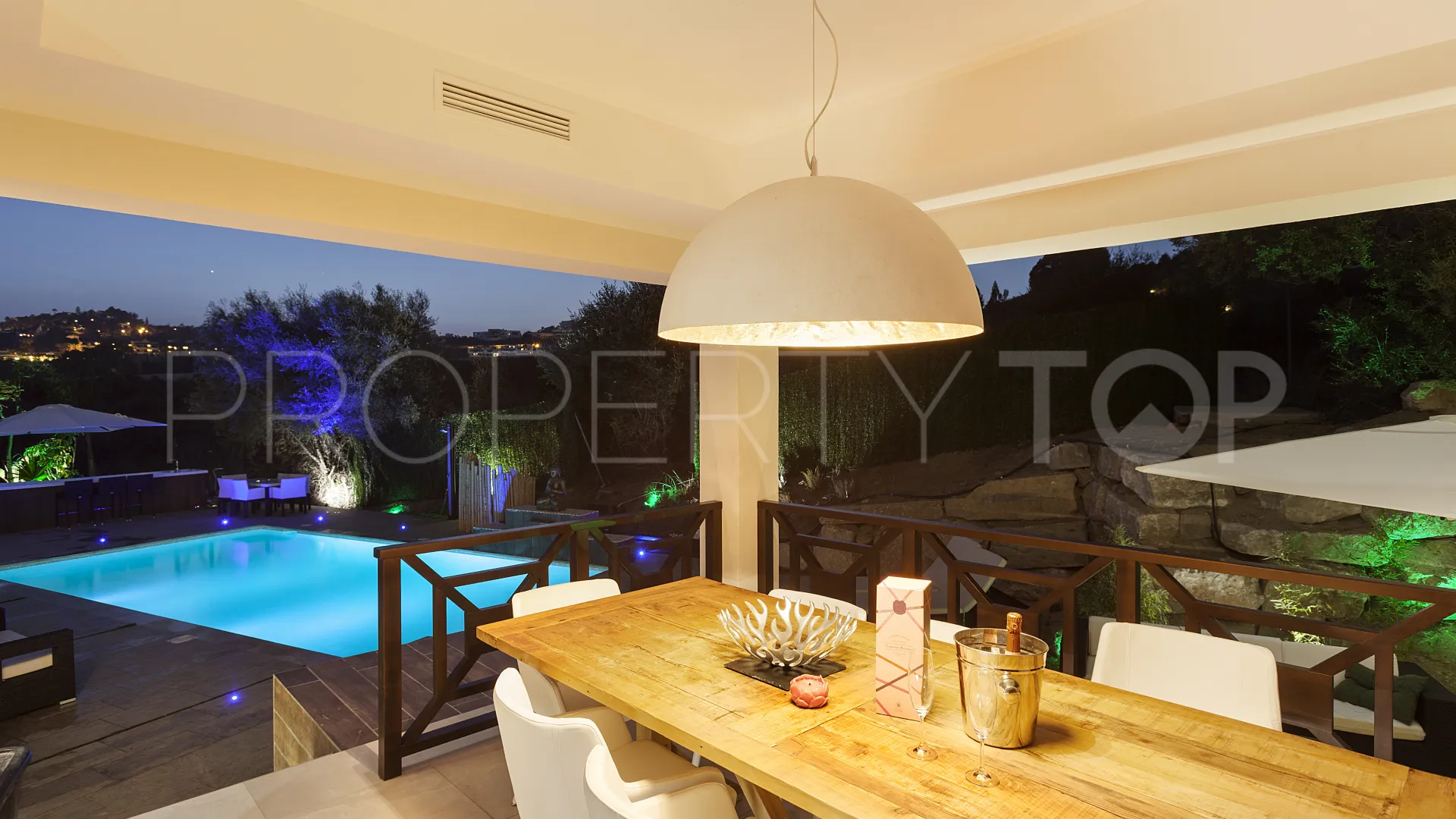 Villa for sale in Marbella City