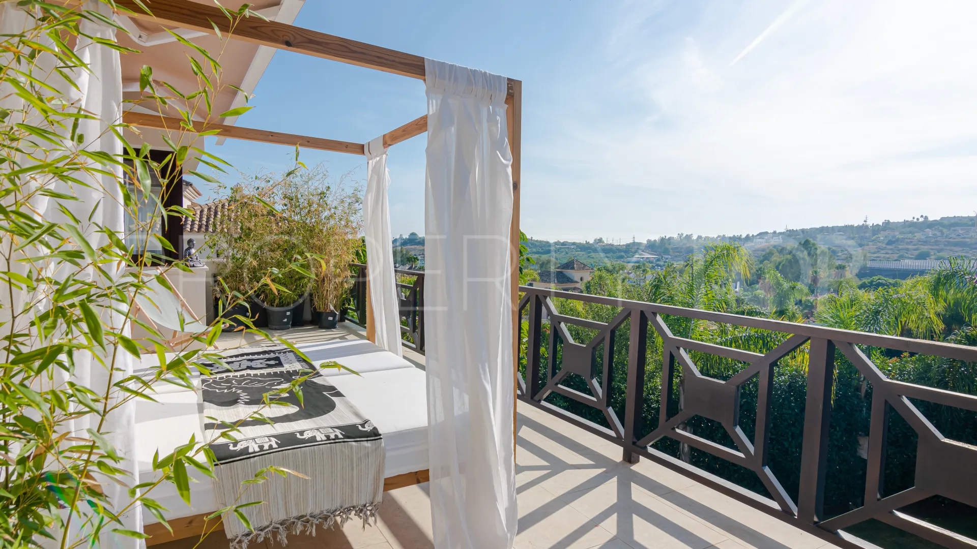 Villa for sale in Marbella City