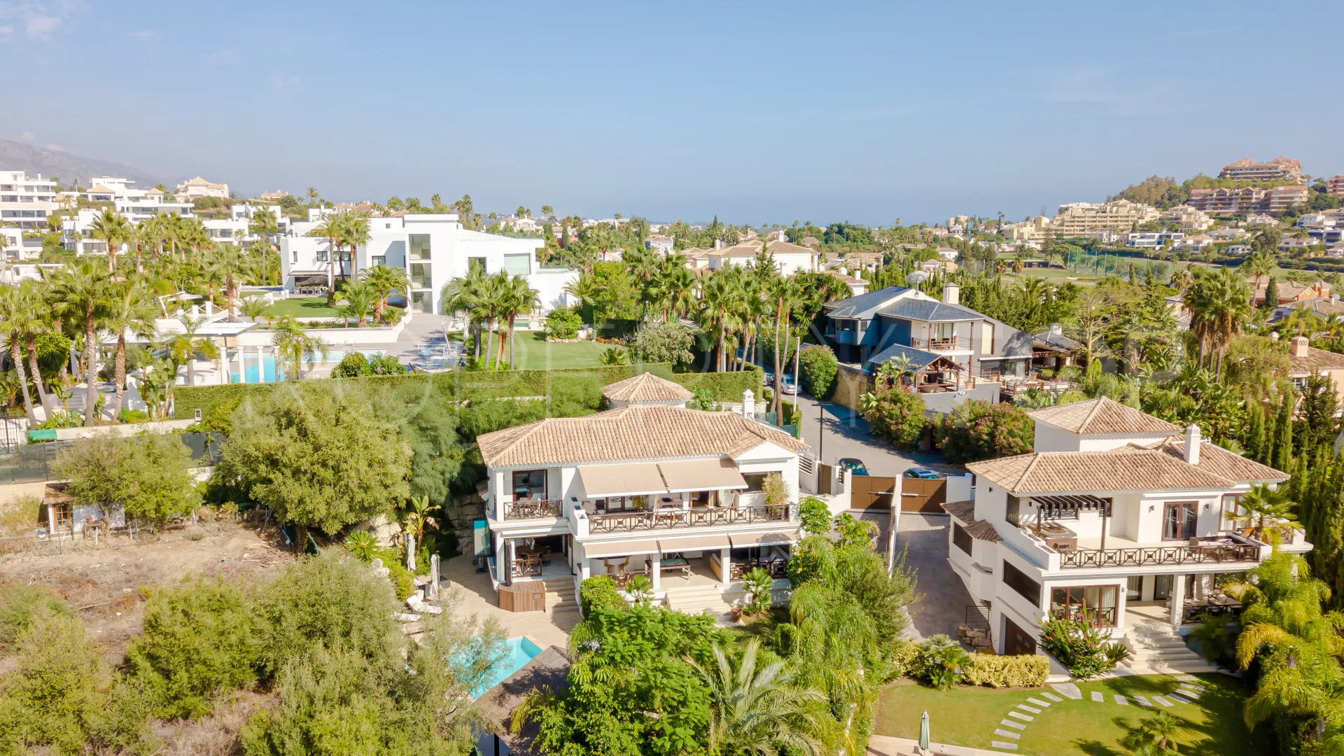 Villa for sale in Marbella City