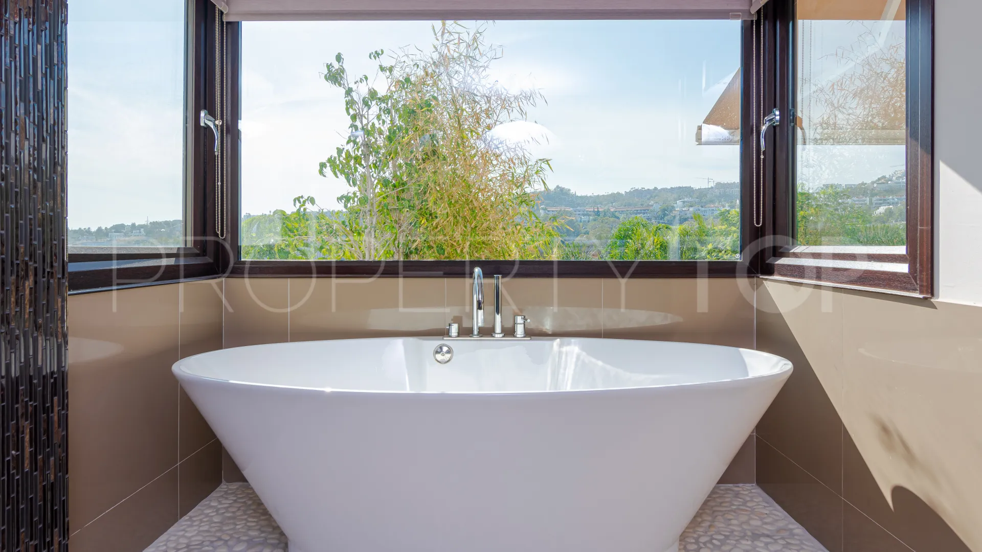 Villa for sale in Marbella City