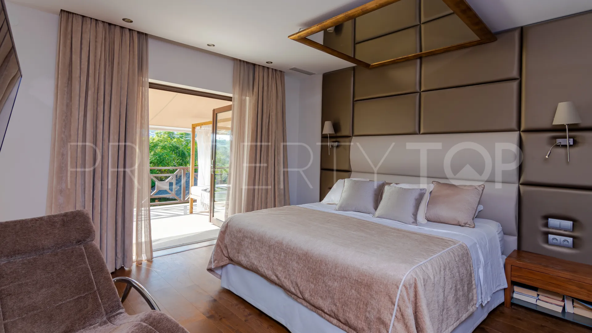 Villa for sale in Marbella City