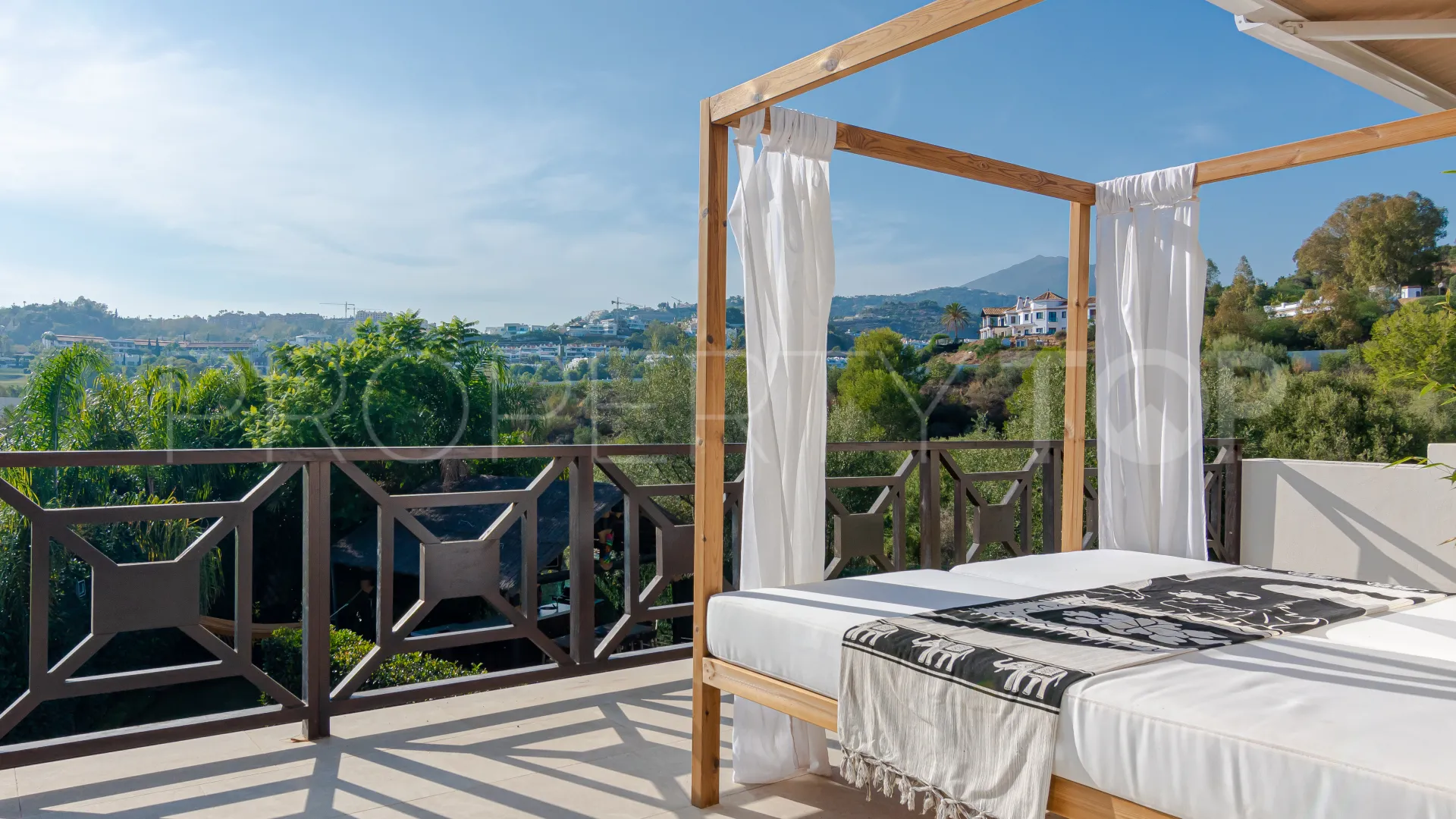 Villa for sale in Marbella City