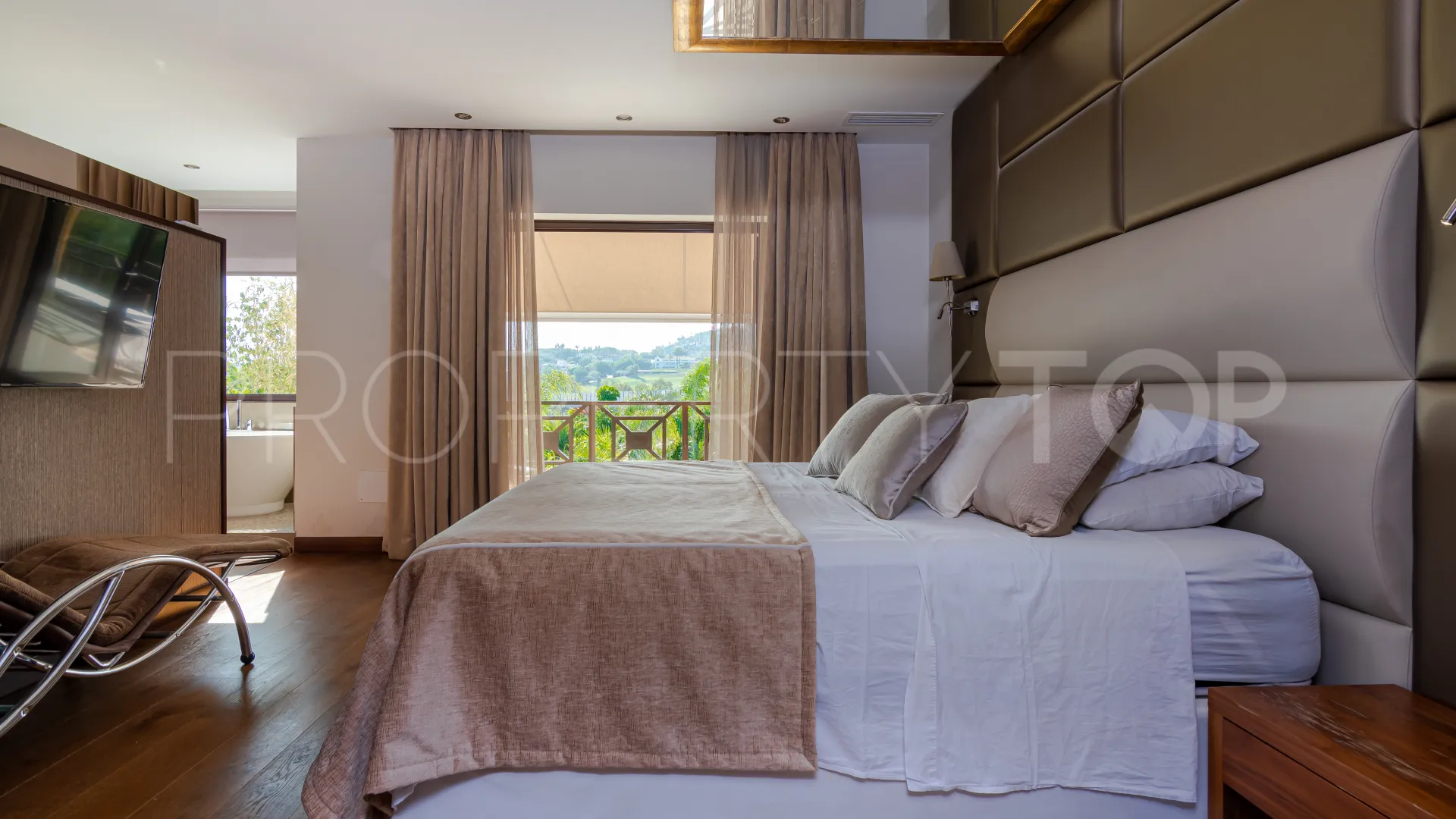 Villa for sale in Marbella City