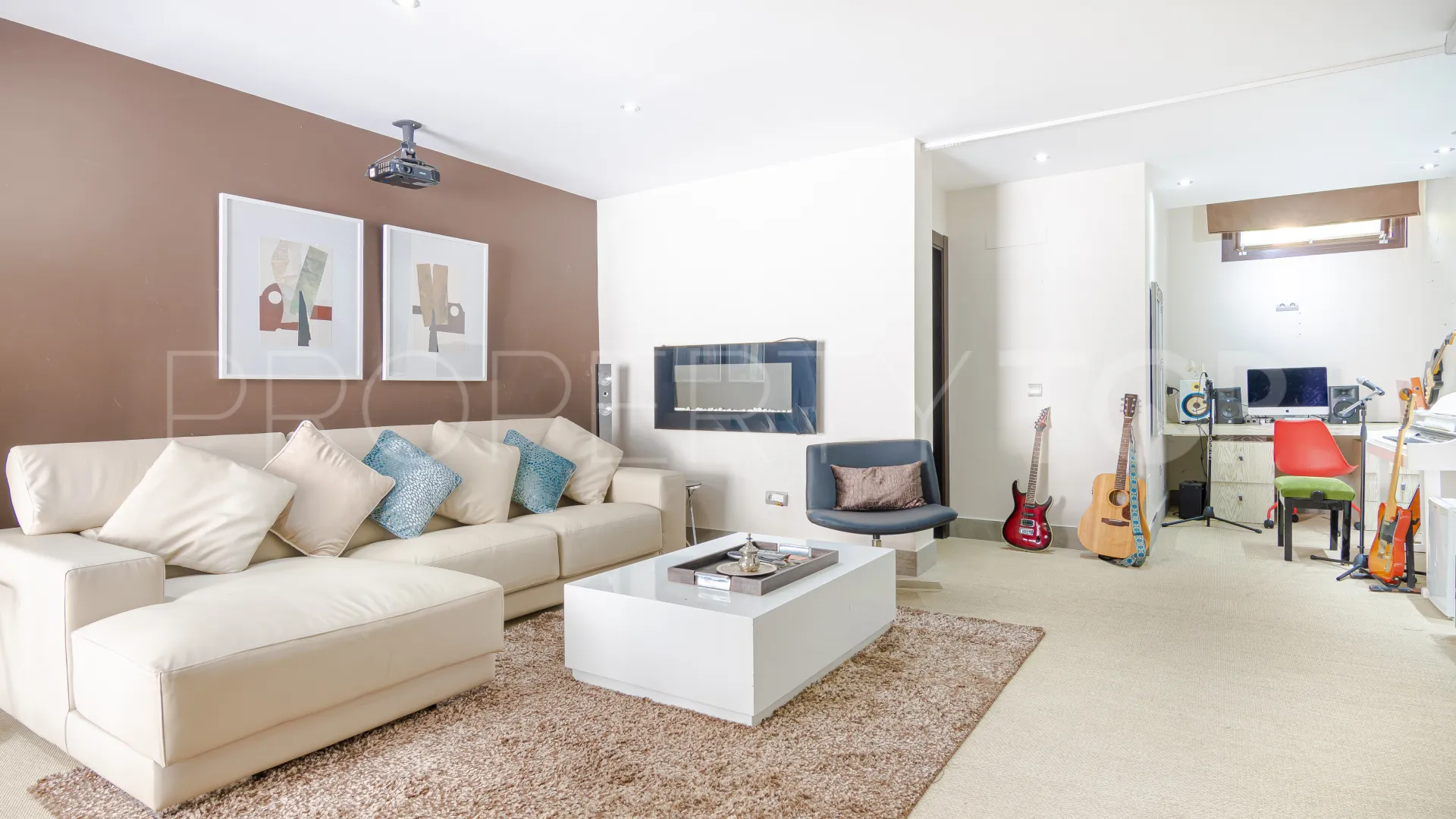 Villa for sale in Marbella City