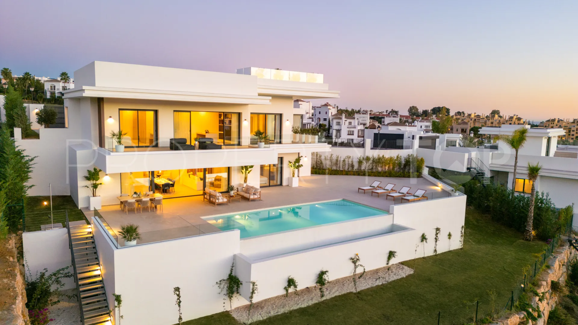 Villa en venta en New Golden Mile