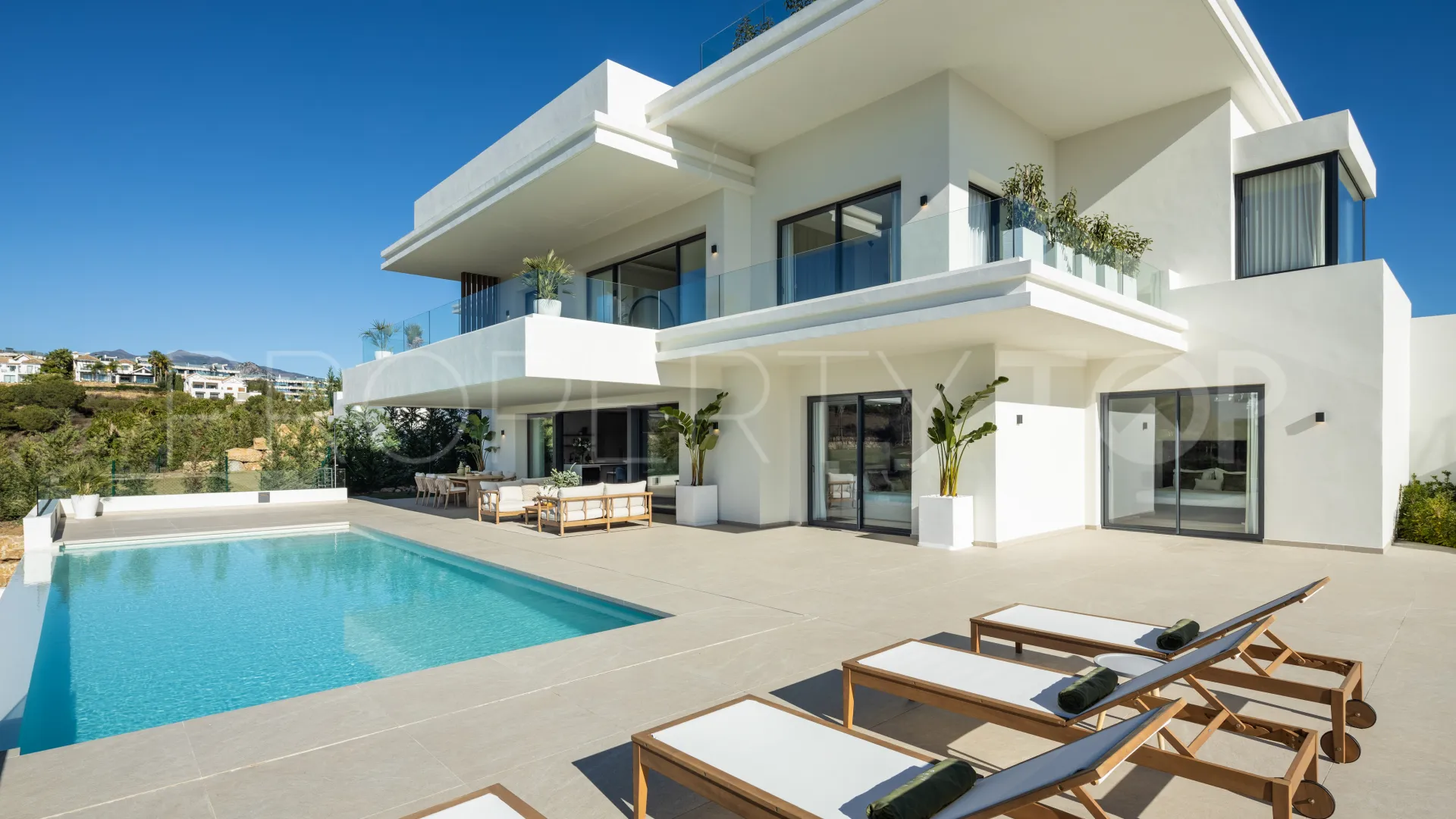 Villa en venta en New Golden Mile