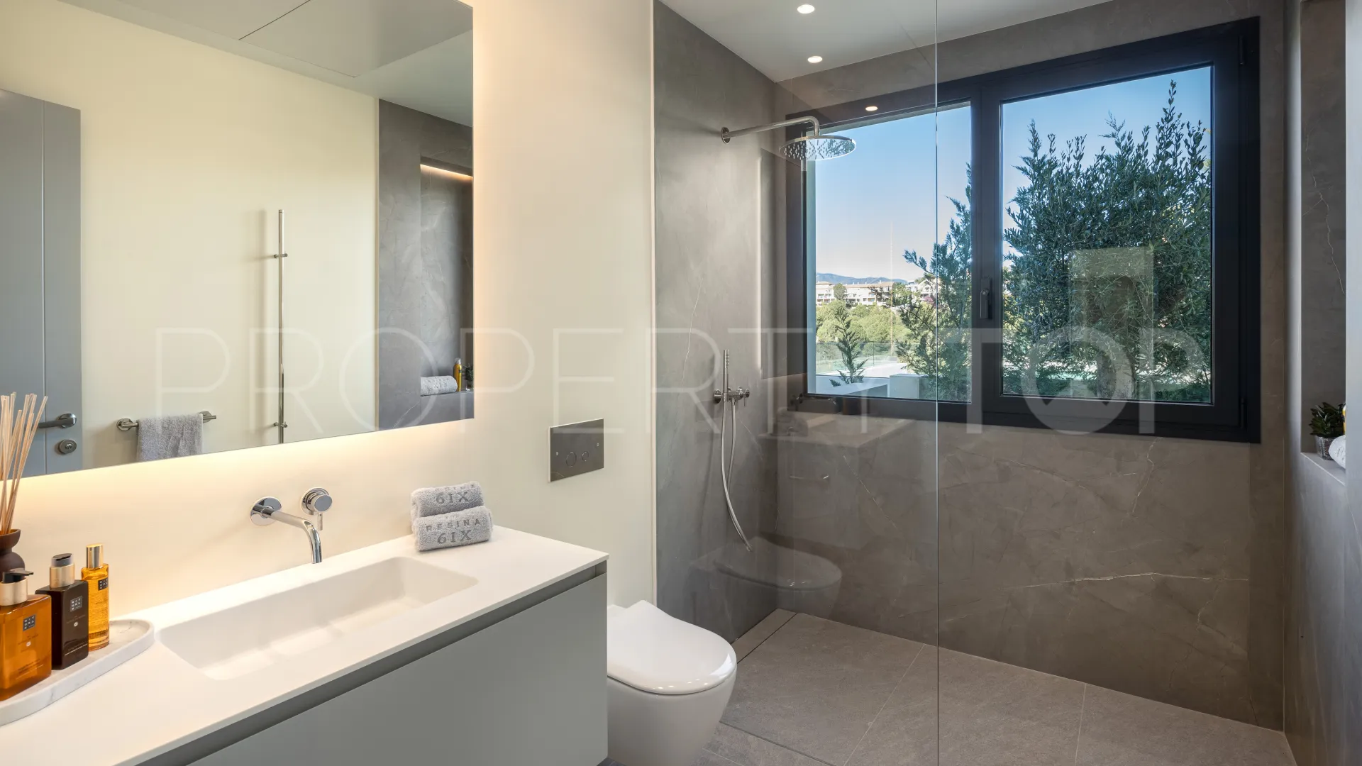 Villa en venta en New Golden Mile