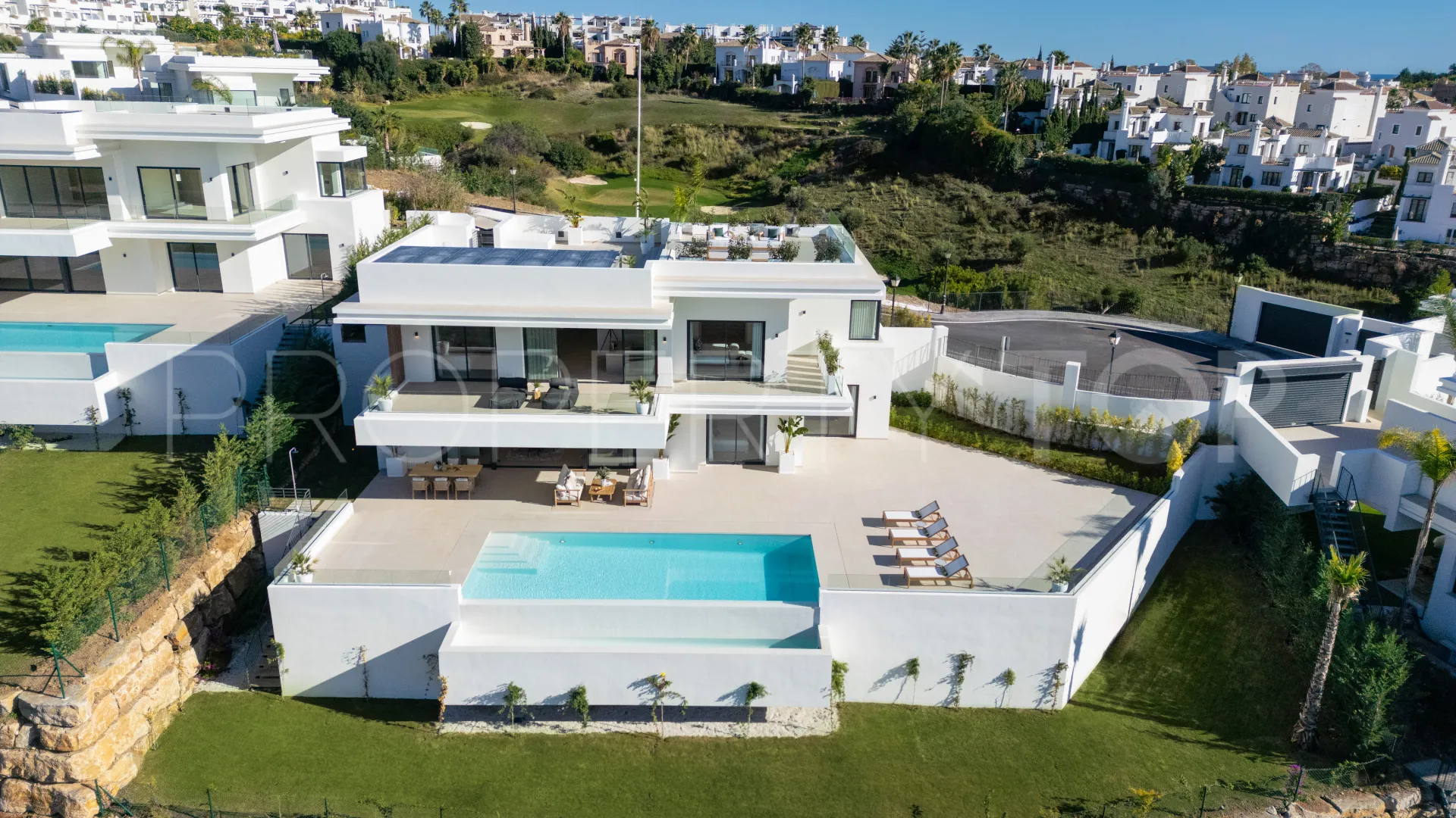 Villa en venta en New Golden Mile