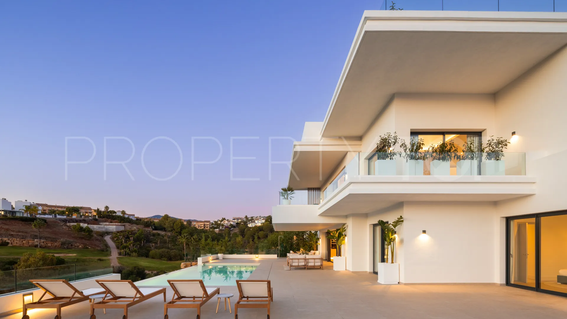 Villa en venta en New Golden Mile