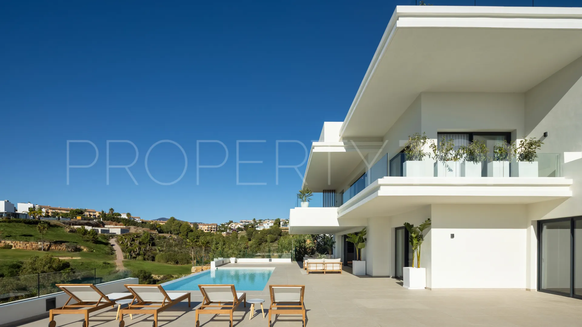 Villa en venta en New Golden Mile