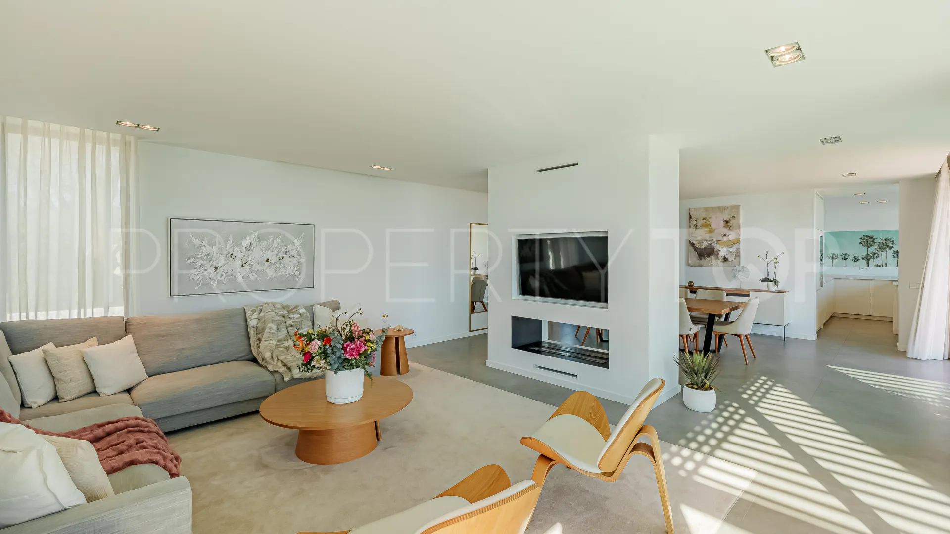 Villa en venta con 5 dormitorios en Estepona Playa