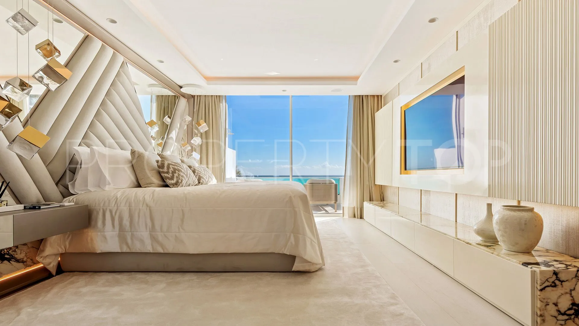 Marbella Ciudad, atico duplex con 4 dormitorios en venta