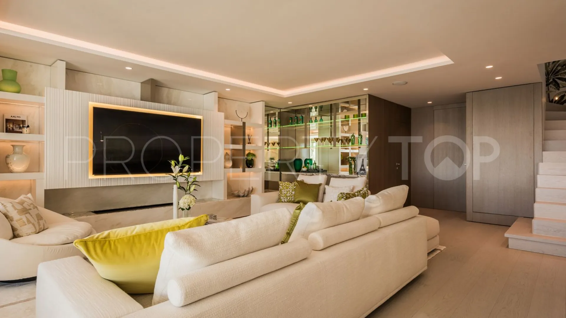 Marbella Ciudad, atico duplex con 4 dormitorios en venta