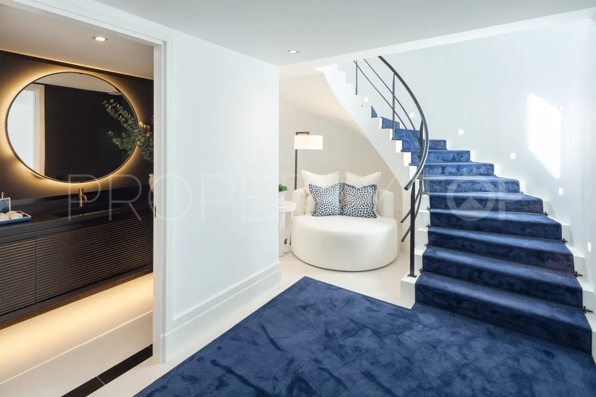 5 bedrooms villa in Marbella for sale