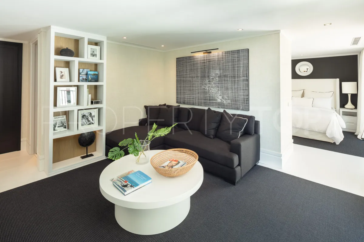 5 bedrooms villa in Marbella for sale