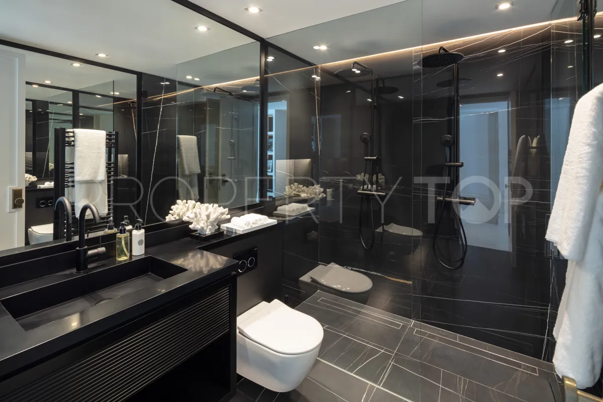 5 bedrooms villa in Marbella for sale
