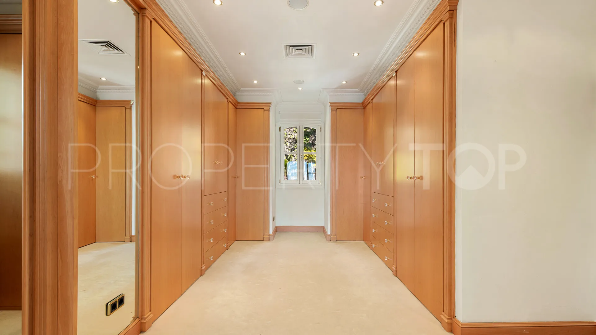 Se vende villa en Benahavis de 7 dormitorios