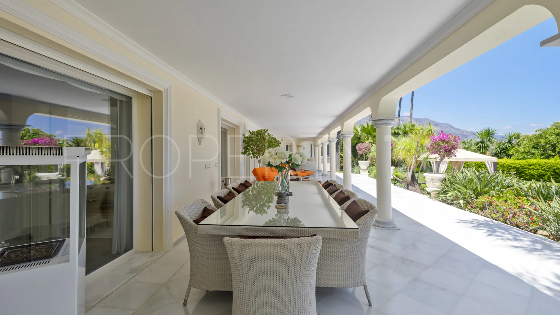 For sale Nueva Andalucia 6 bedrooms villa