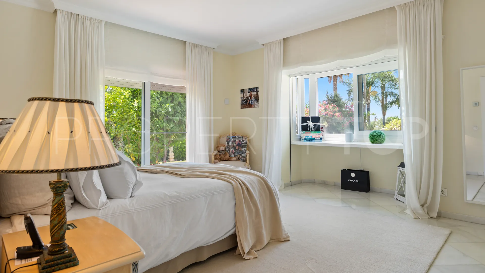For sale Nueva Andalucia 6 bedrooms villa