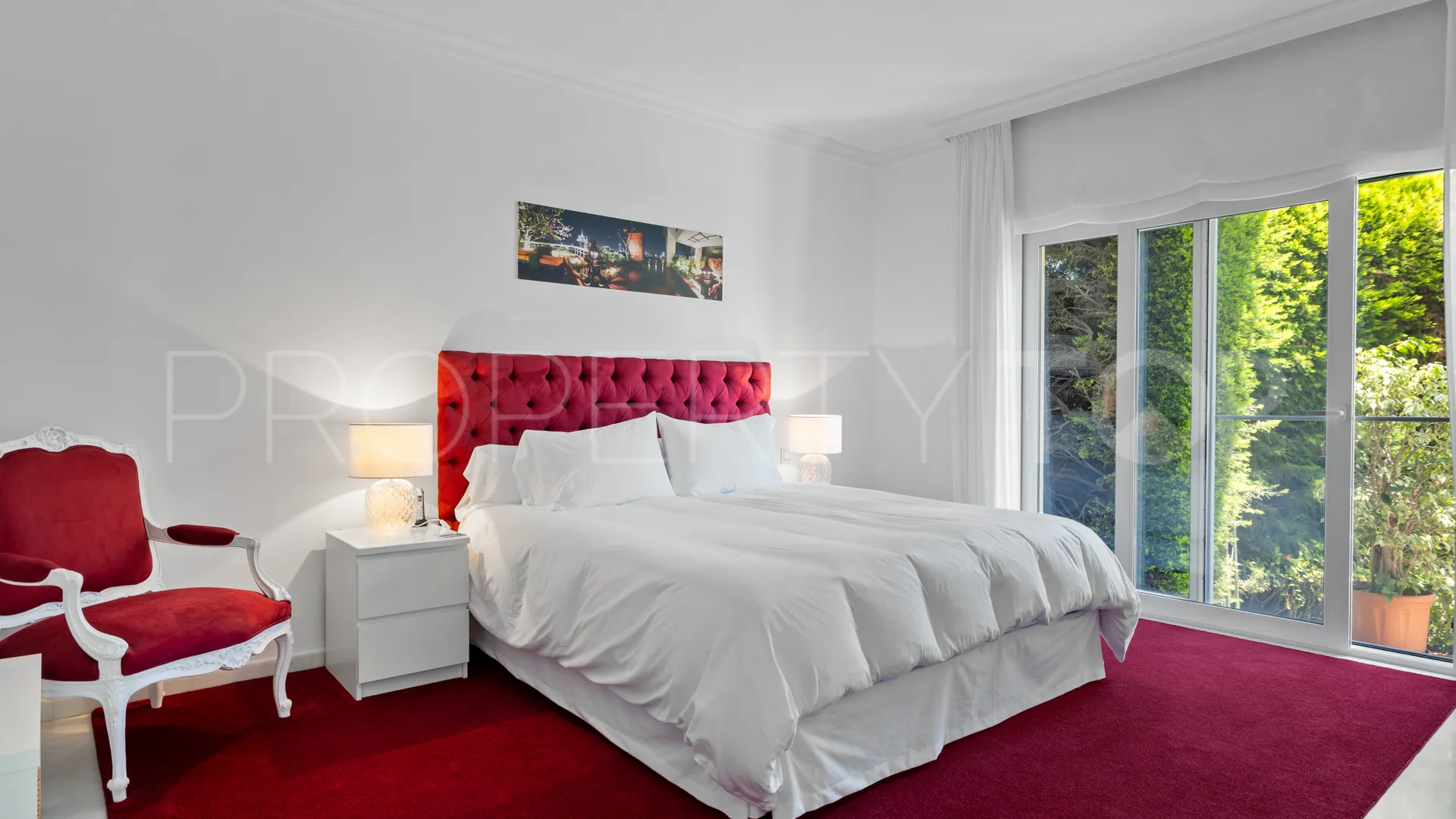For sale Nueva Andalucia 6 bedrooms villa