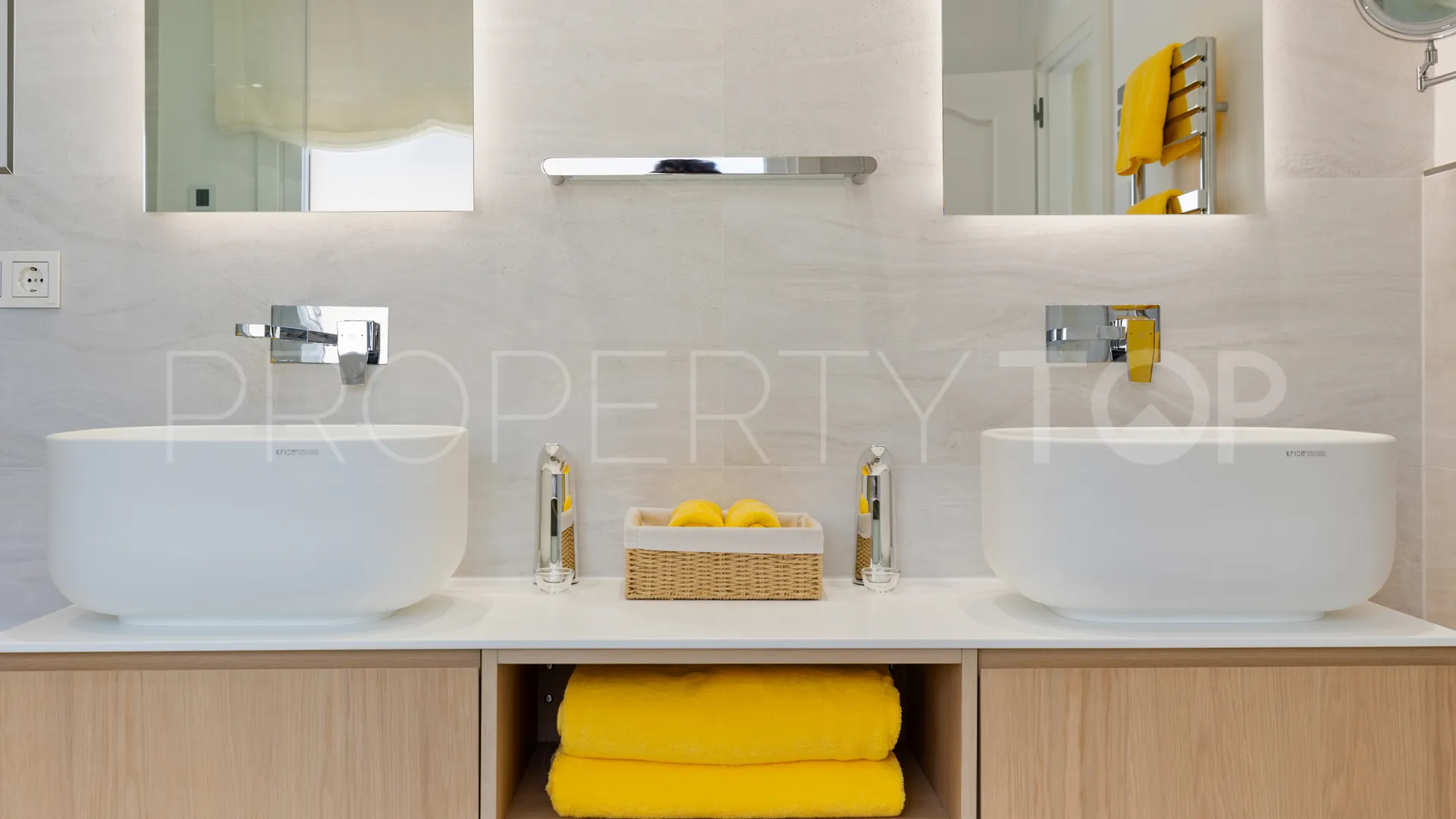 For sale Nueva Andalucia 6 bedrooms villa