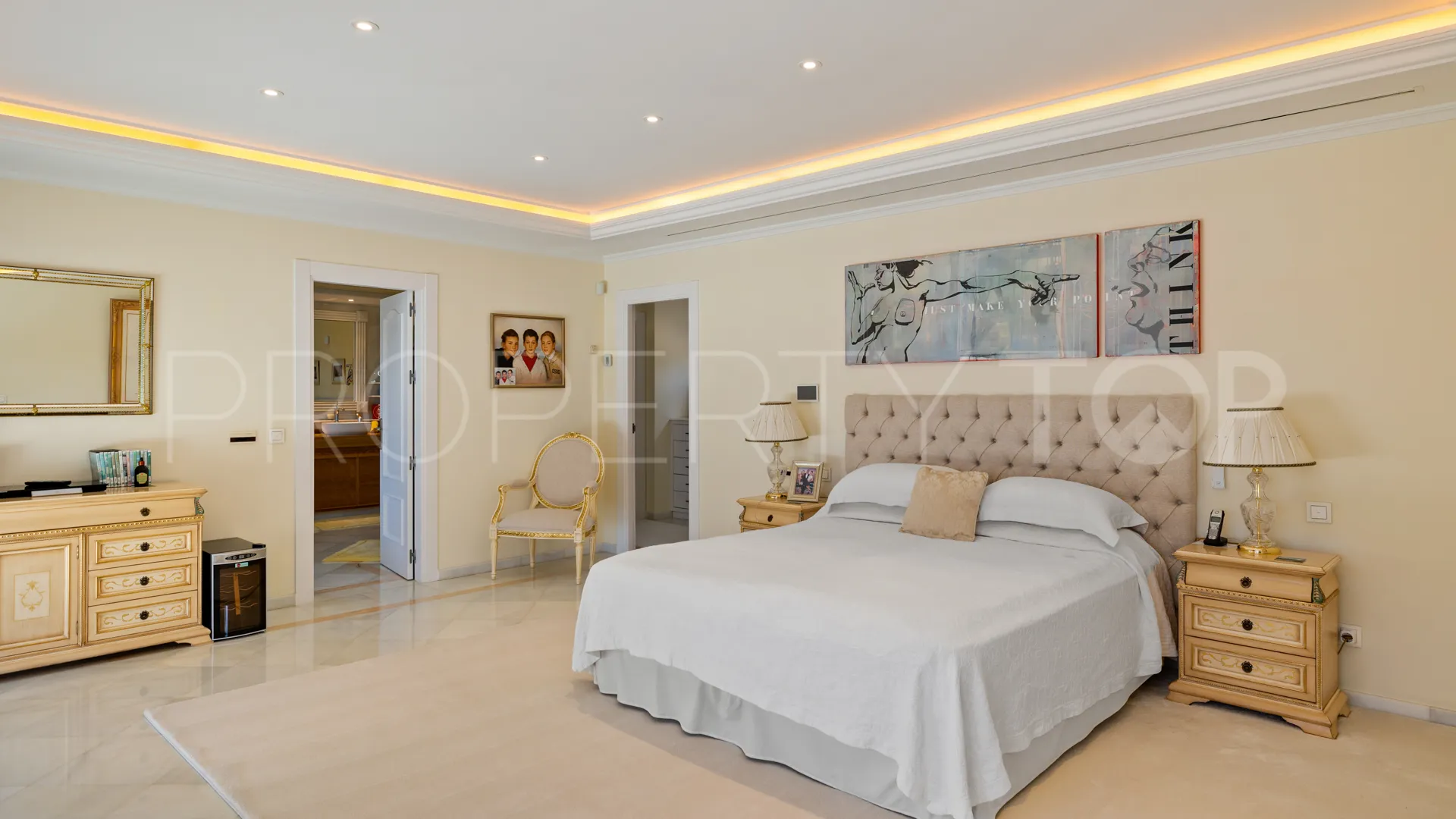 For sale Nueva Andalucia 6 bedrooms villa