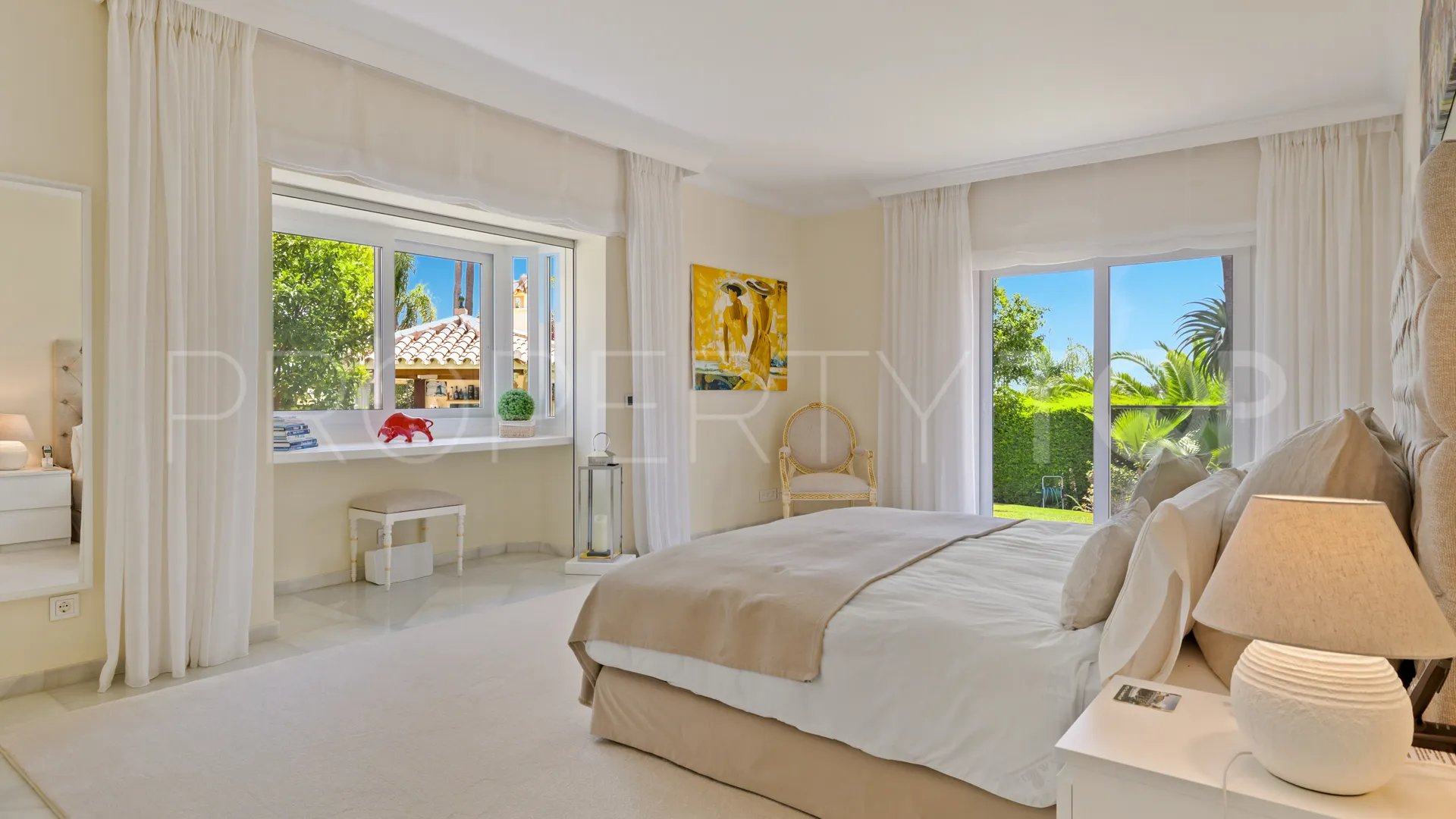For sale Nueva Andalucia 6 bedrooms villa