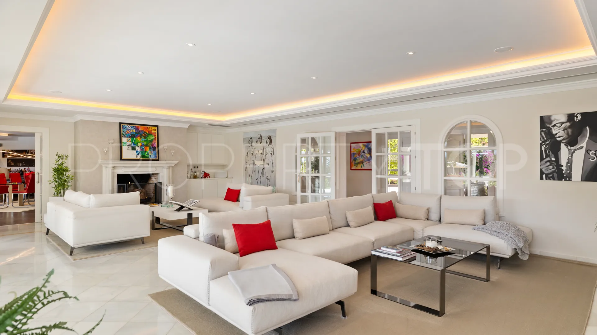 For sale Nueva Andalucia 6 bedrooms villa