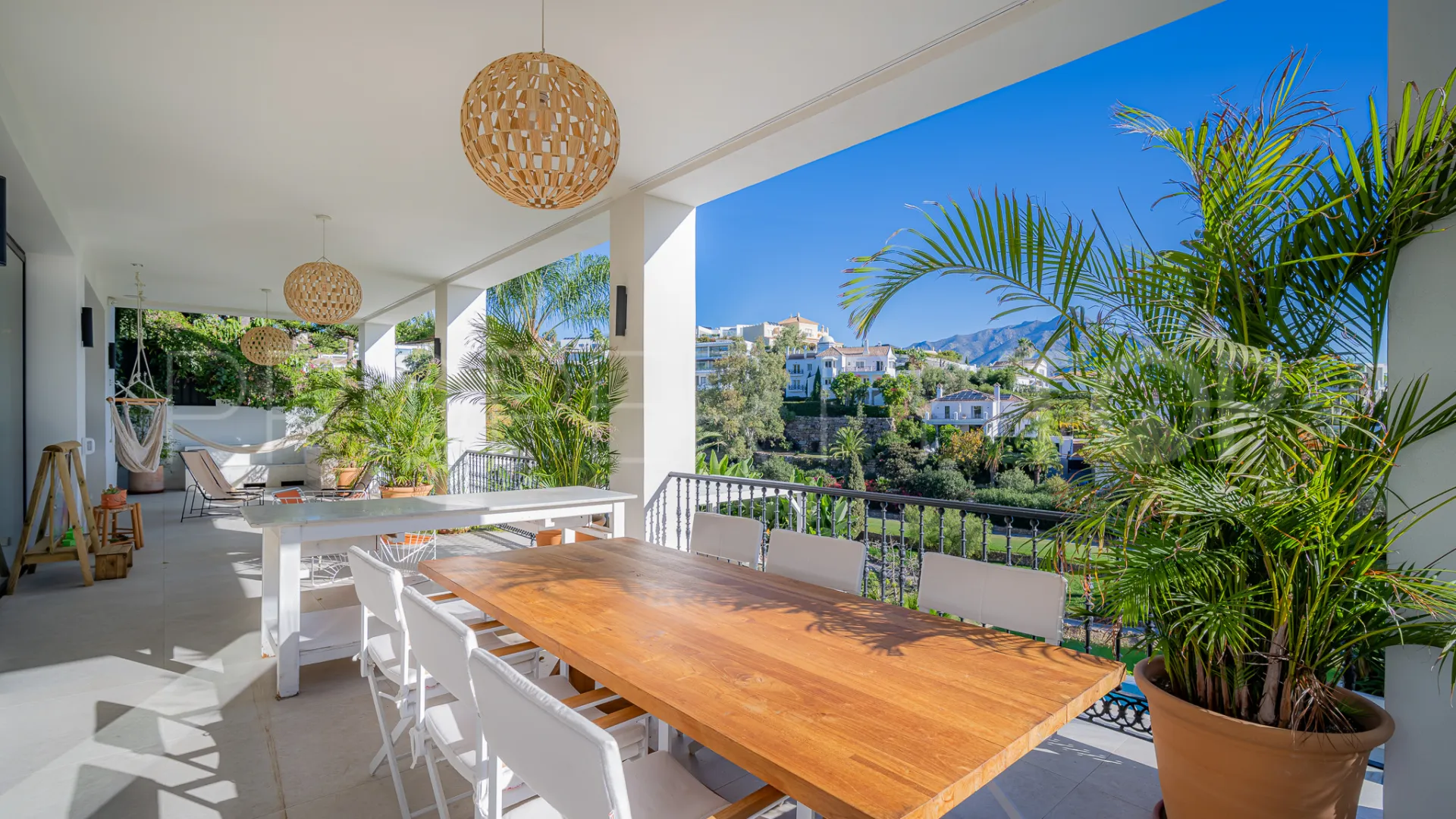 Se vende villa de 5 dormitorios en Marbella
