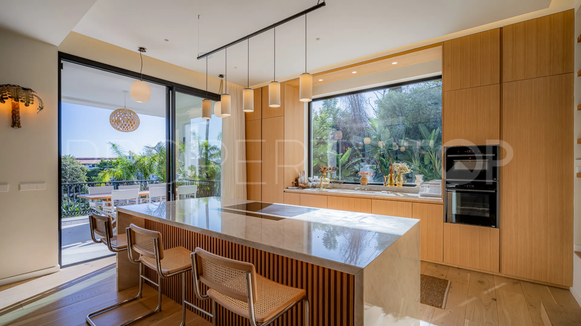 Se vende villa de 5 dormitorios en Marbella