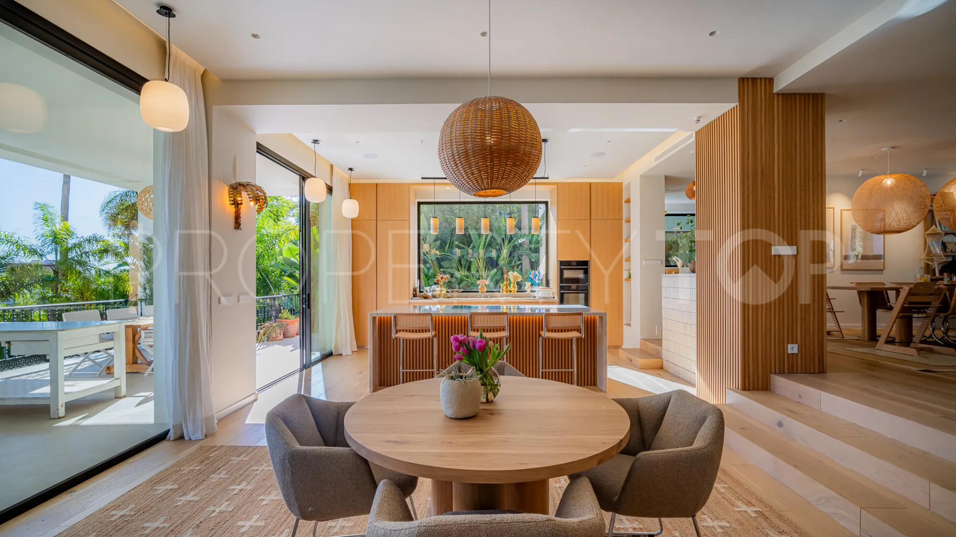 Se vende villa de 5 dormitorios en Marbella