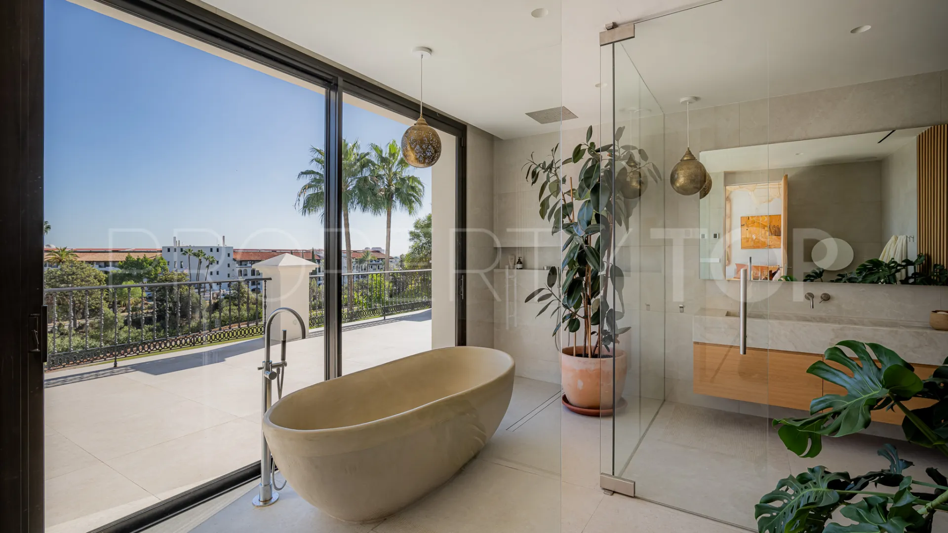 Se vende villa de 5 dormitorios en Marbella