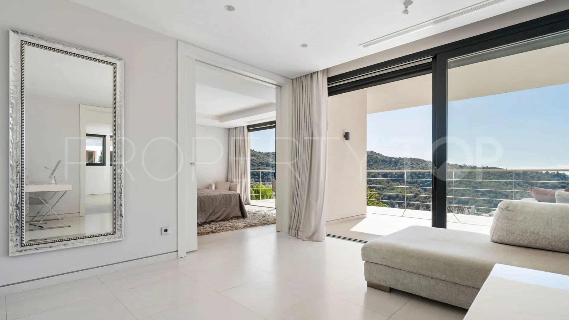 Villa in Benahavis for sale